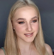 Lilia, Make-up Artist