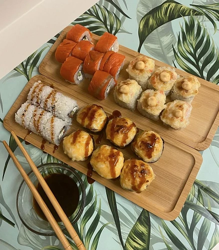Sushi and Rolls Chicago
