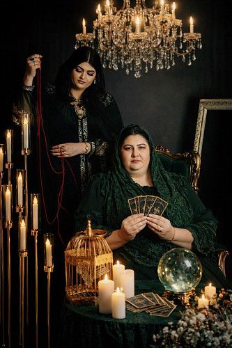Экстрасенс, маг, ясновидящая, финалистка “Битвы экстрасенсов”