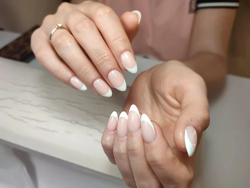 Zoriana, Manicure