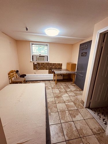 Brighton Beach! Сдается мини студия $1100/m включая коммунальные услуги.
